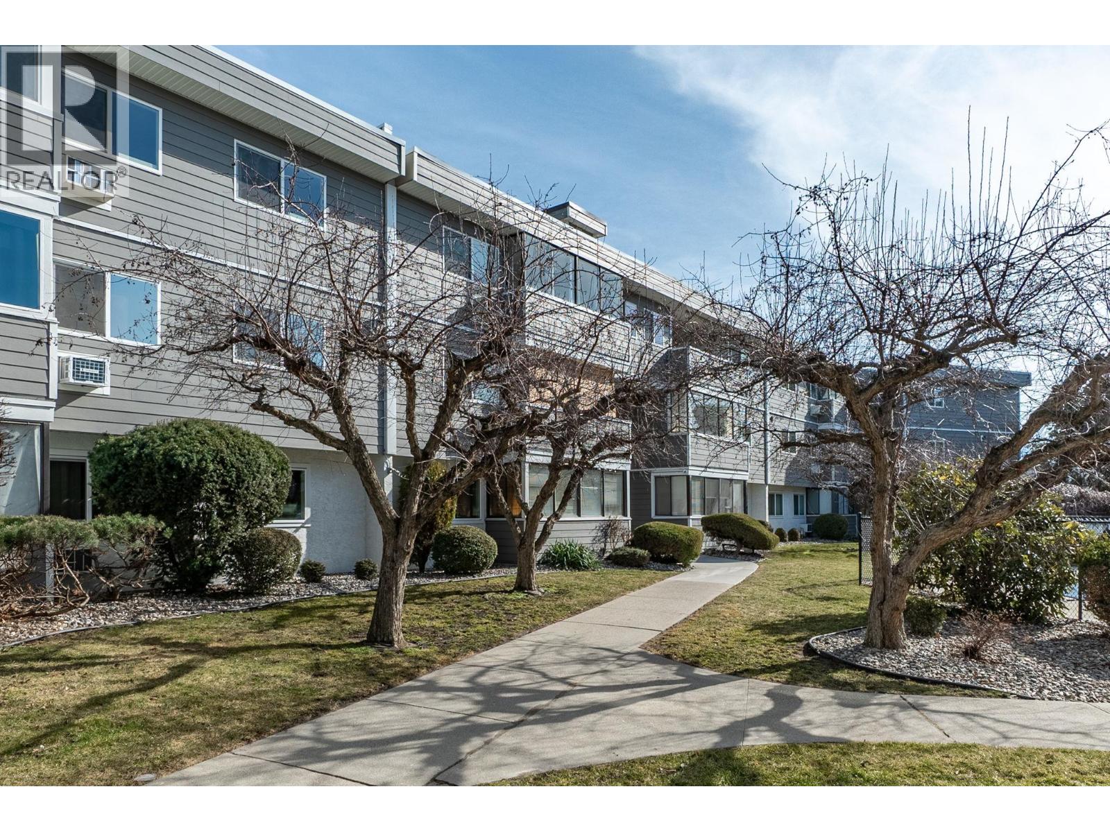 302-445 All Star Court, Kelowna, BC, V1X5N7