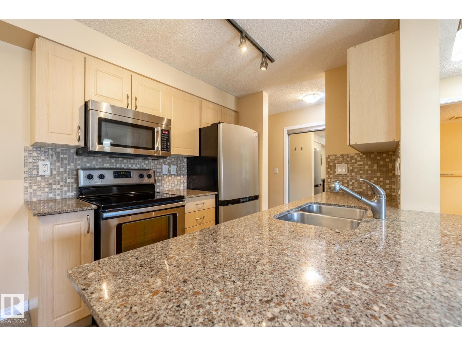 214-13907 136 Street NW, Edmonton, AB, T6V1Y4