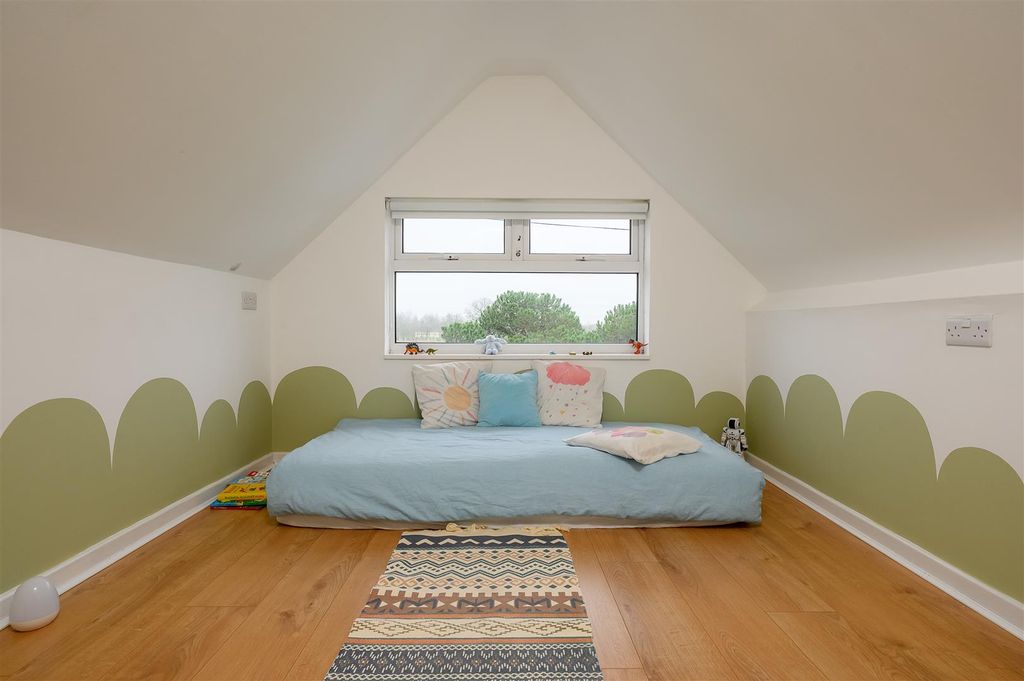 Additional image 10 of 5 bed semi-detached house to rentHopgrove Lane North, Malton Rd, York YO32
