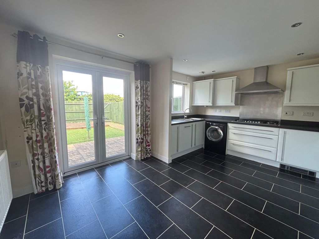 Additional image 4 of 3 bed semi-detached house to rentWheatcroft Way, Swindon SN1