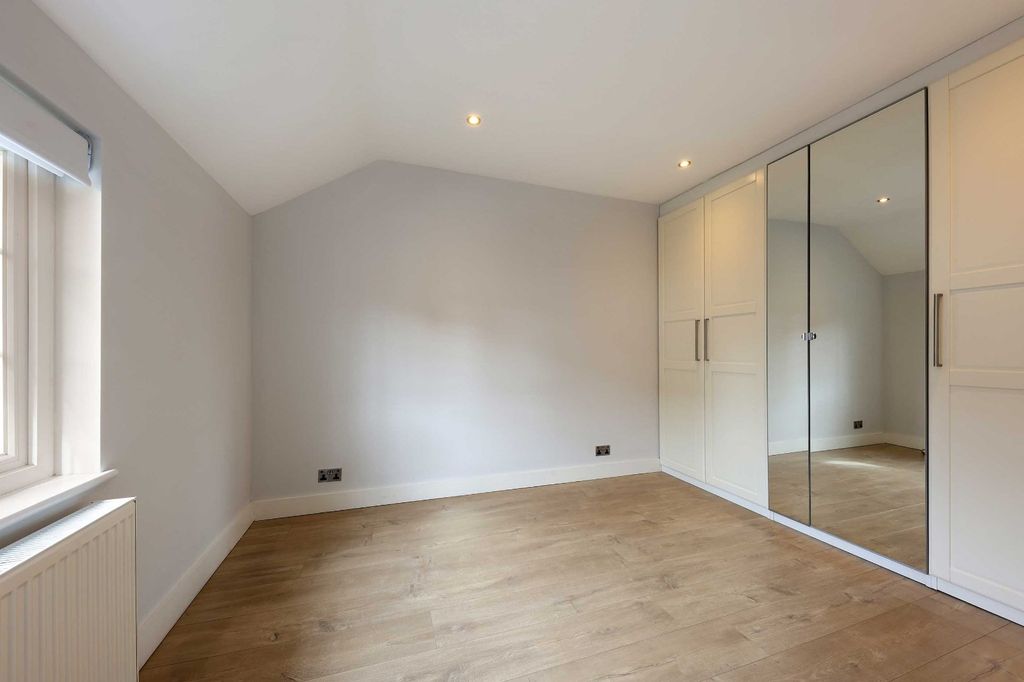 Additional image 6 of 3 bed semi-detached house for saleHorseshoe Crescent, Beaconsfield, Buckinghamshire HP9