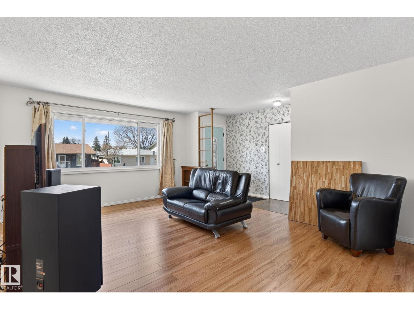 Additional image 3 of 10719 152 Street NW, Edmonton, AB, T5P1Z2