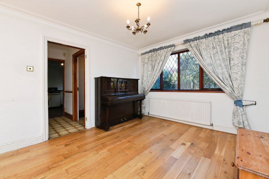 Additional image 4 of 4 bed detached house for saleBranksome Close, Stanford-Le-Hope SS17