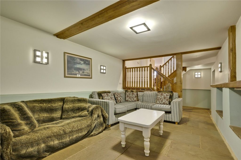 Additional image 7 of 6 bed detached house to rentGroomes Farm, Frith End, Bordon, Hampshire GU35