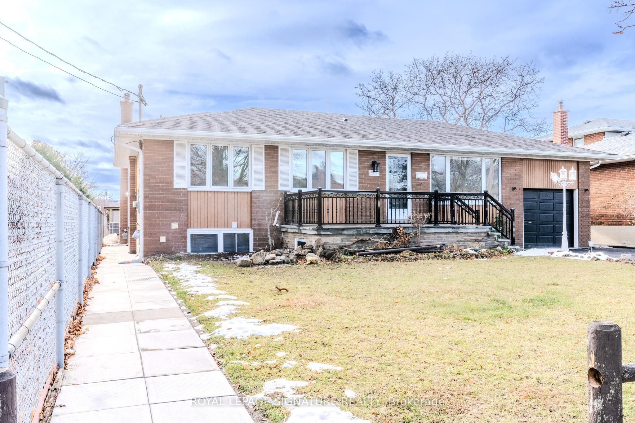 Additional image 3 of 2218 Cliff Road, Mississauga, ON, L5A 2N9