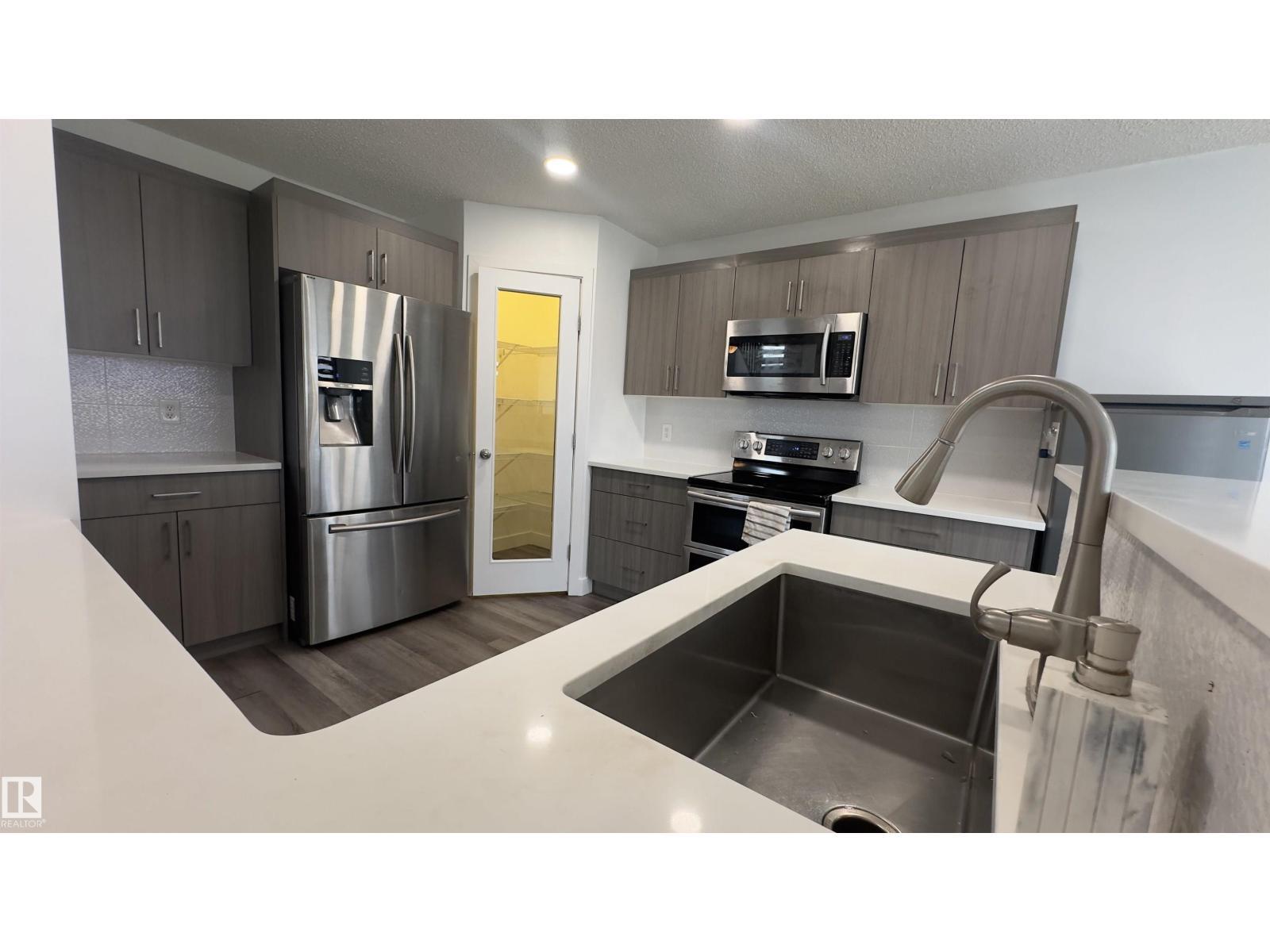 Additional image 4 of 20015 50 Avenue NW, Edmonton, AB, T5R5X3