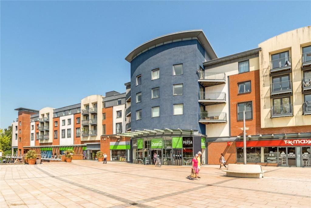 2 bed flat to rentLower Tanbridge Way, Horsham RH12