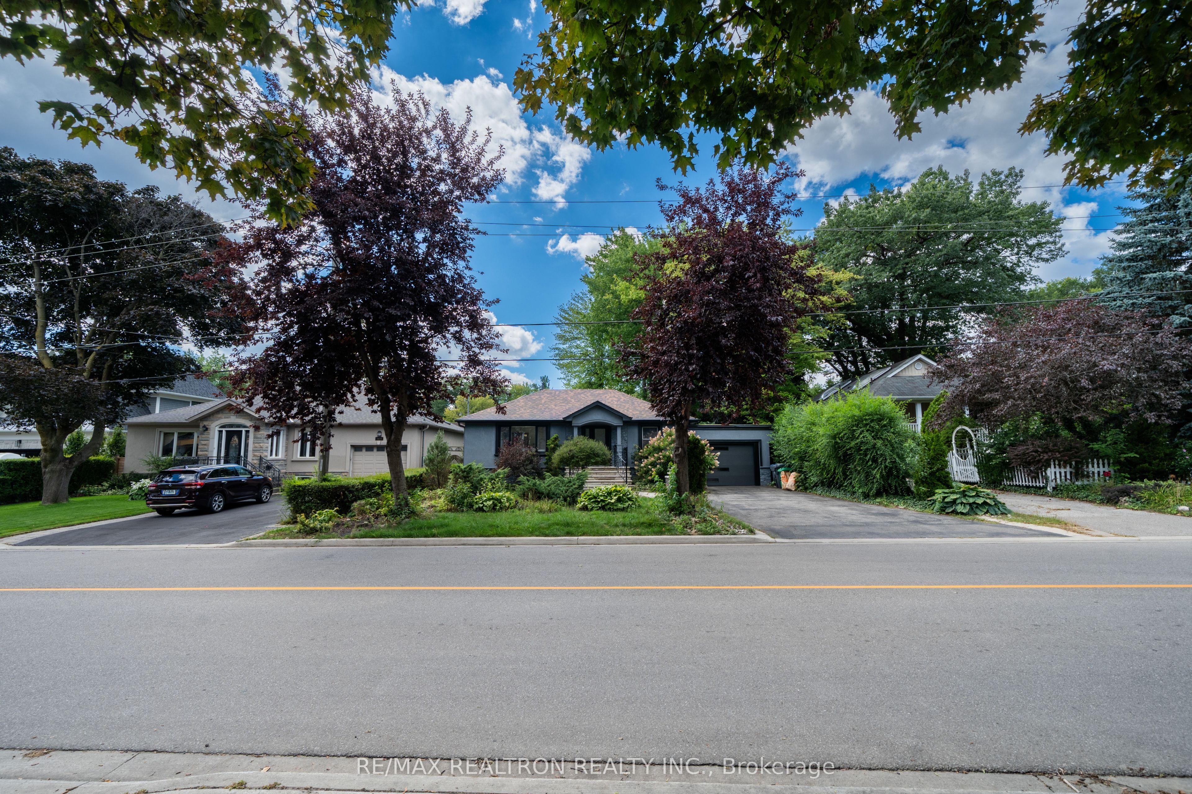 1480 Kenmuir Avenue, Mississauga, ON, L5G 4B5