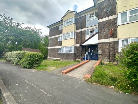 Monks Way, Southampton, Hampshire SO18