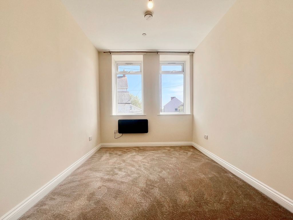 Additional image 3 of 1 bed flat to rentSouth Street, Sebastopol NP4