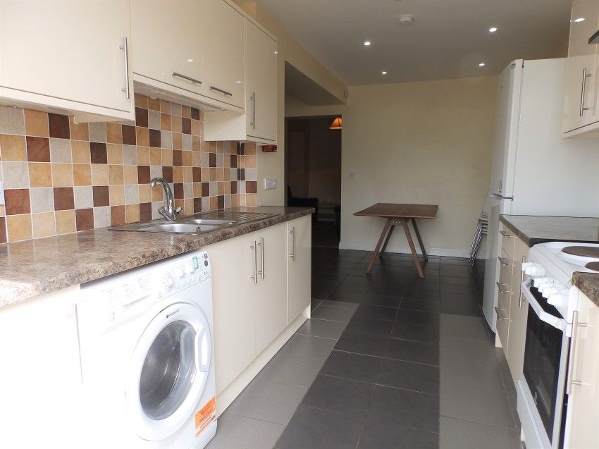 5 bed shared accommodation to rentMiers Street, Swansea SA1