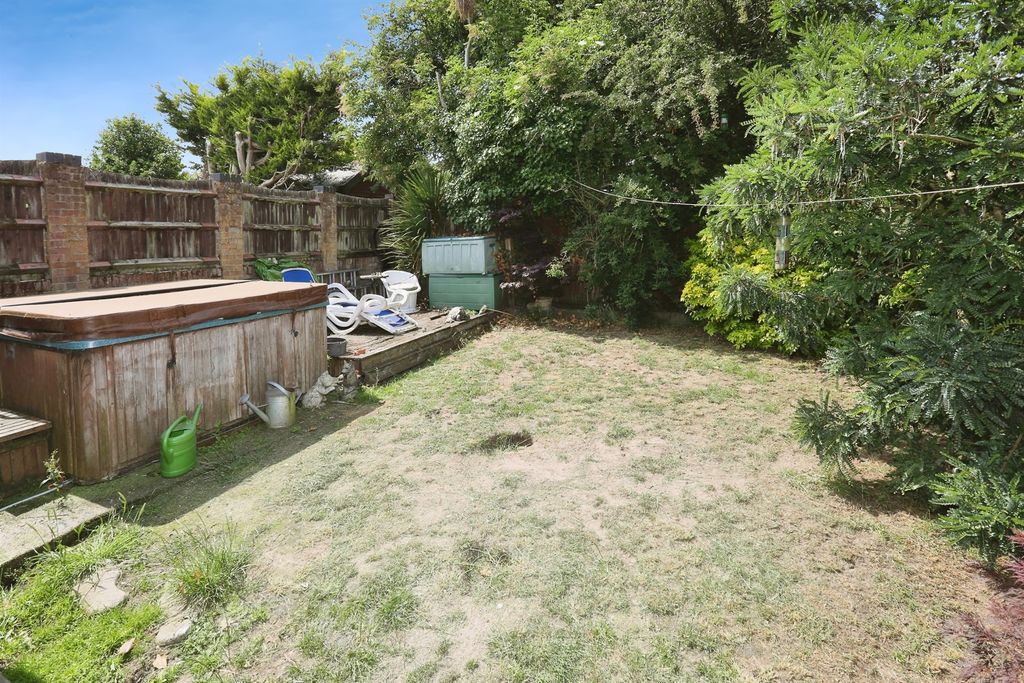 Additional image 16 of 3 bed semi-detached house for saleSpring Close, Fair Oak, Eastleigh SO50
