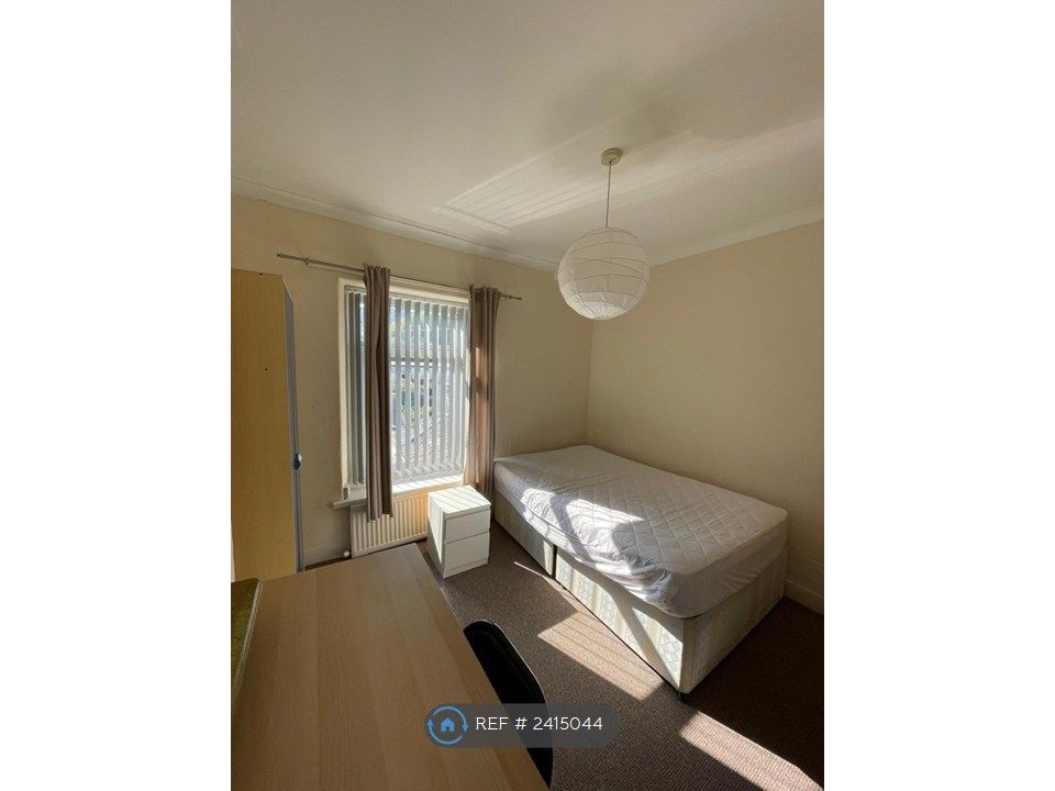 Additional image 6 of 4 bed terraced house to rentMeadow St, Pontypridd CF37