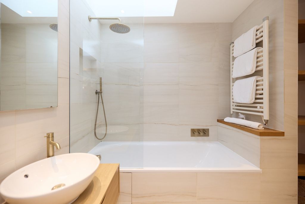 Additional image 4 of 3 bed detached house to rentCrowntree Mews, Mill Hill NW7