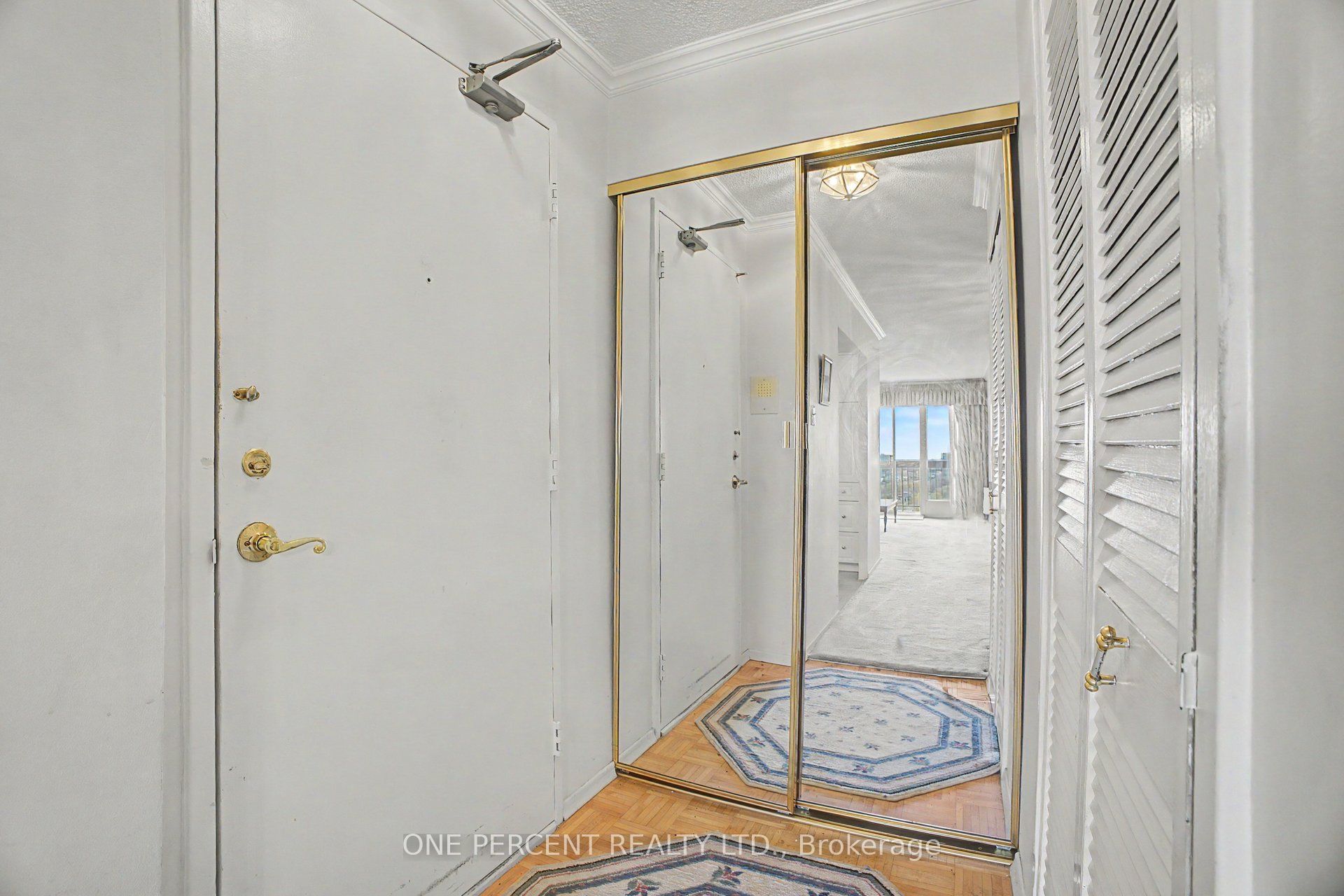 Additional image 2 of 1807-158B Mcarthur Avenue, Ottawa, ON, K1L 8C9