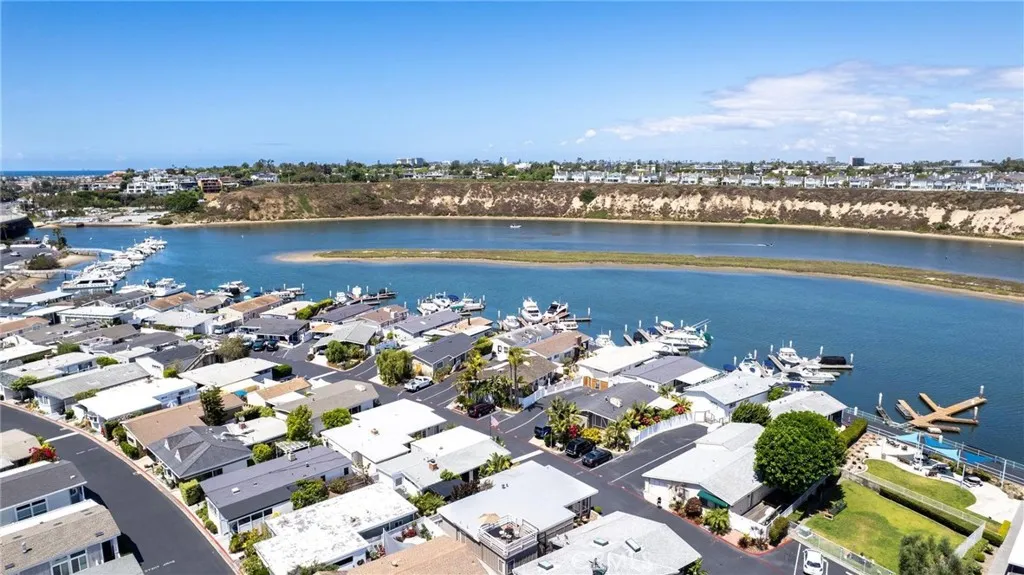Additional image 31 of 59 Saratoga, Newport Beach, CA 92660