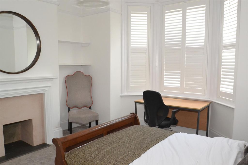 5 bed shared accommodation to rentMount Pleasant Rd EX4 photo 4
