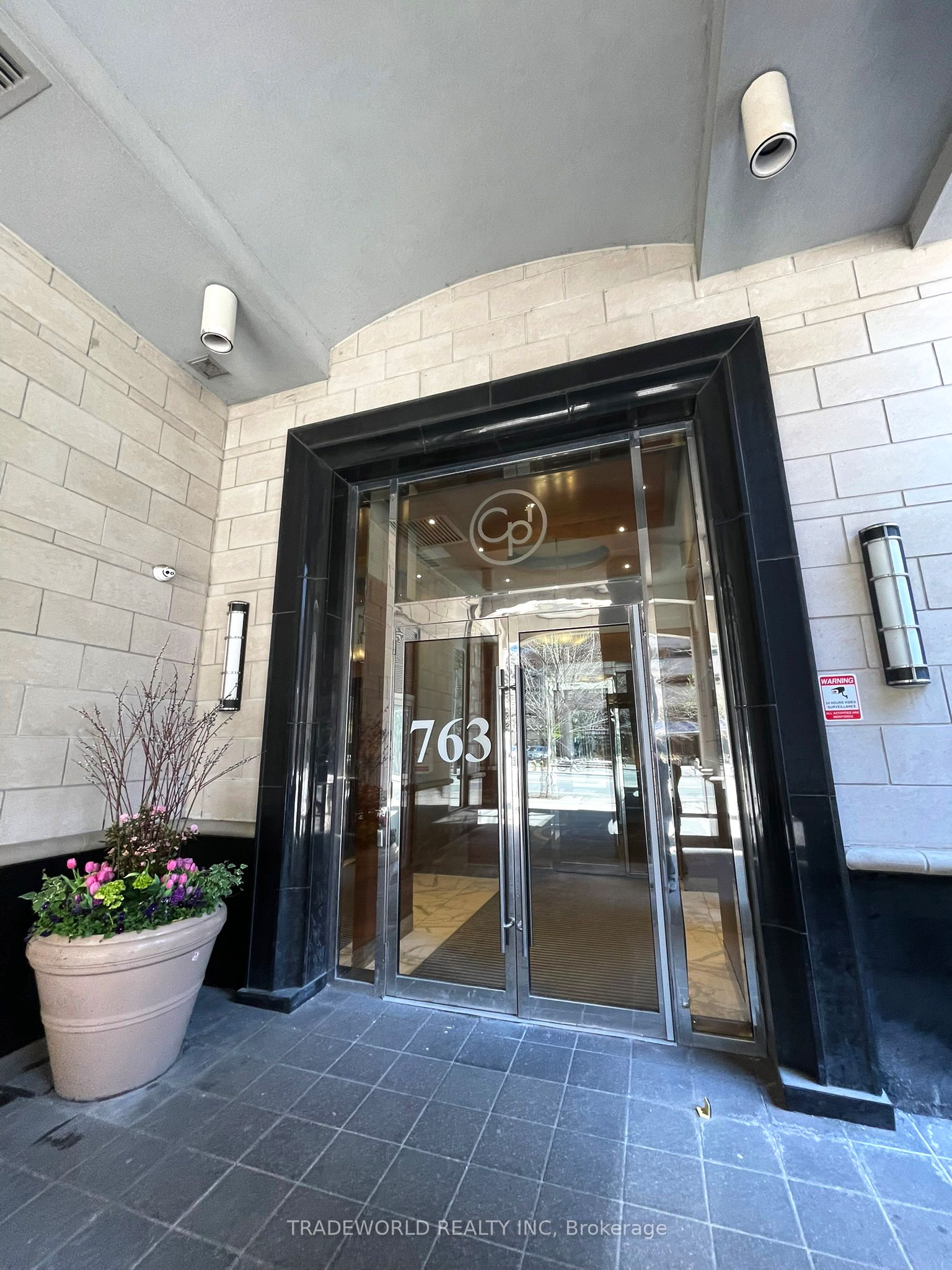 Additional image 2 of 909-763 Bay Street, Toronto, ON, M5G 2R3