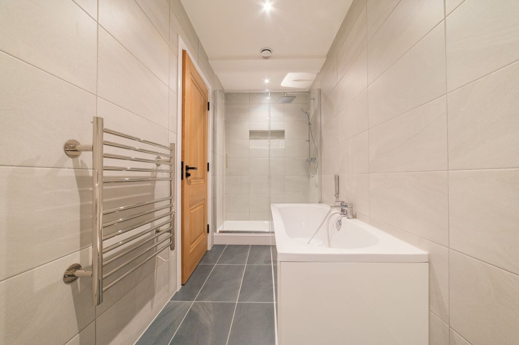 Additional image 18 of 3 bed flat to rentPark Place, City Centre CF10