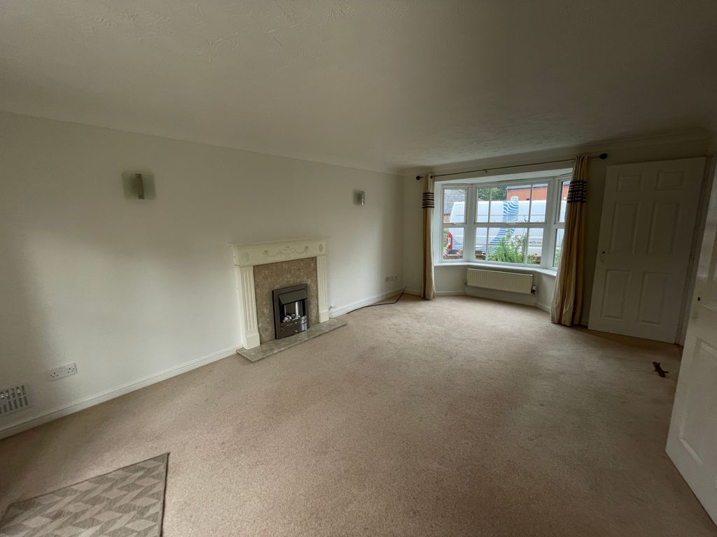4 bed detached house to rentNeedhams Patch, Cotford St. Luke, Taunton TA4 photo 4