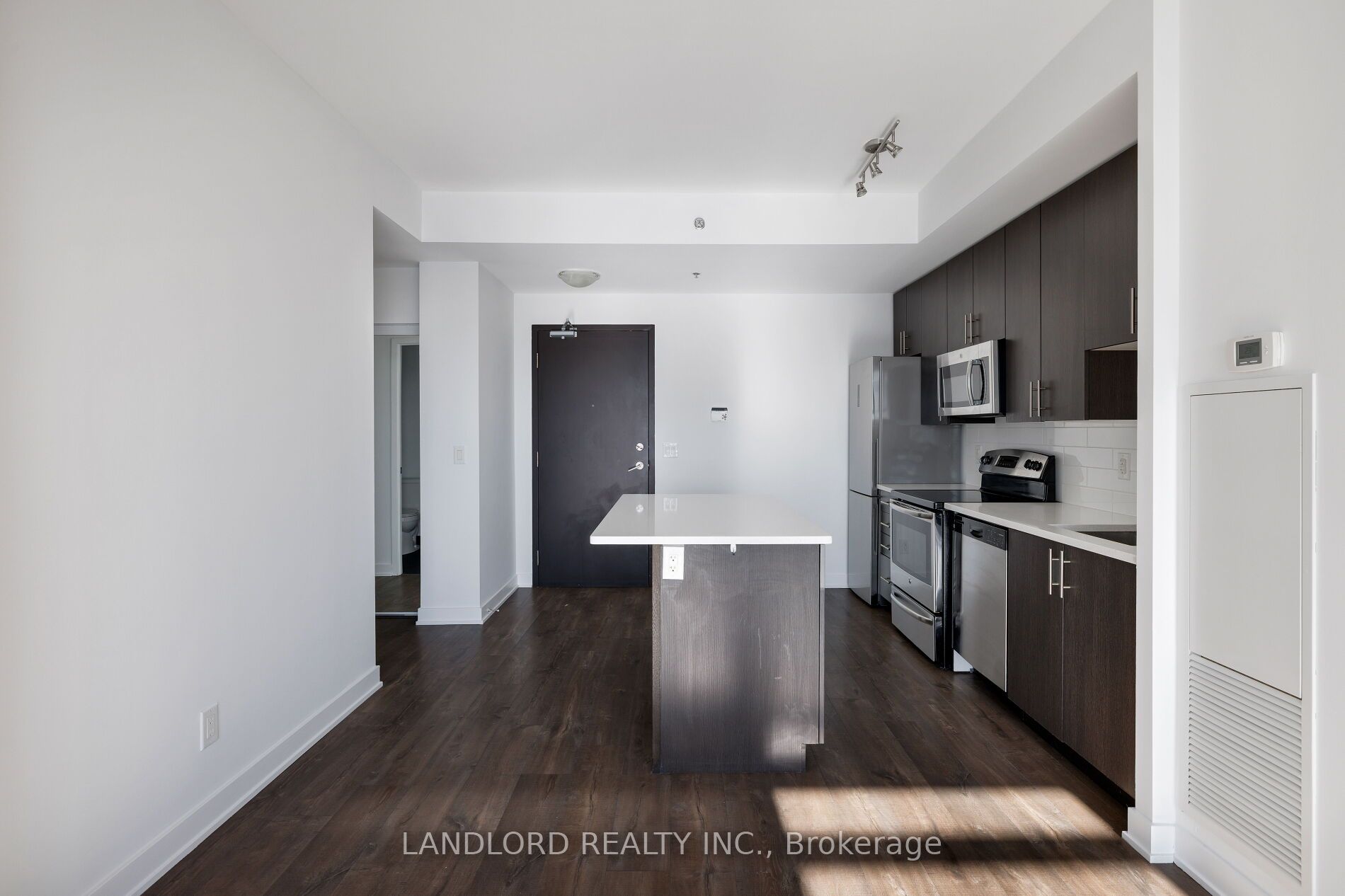 Additional image 3 of 905-11 Superior Avenue, Toronto, ON, M8V 0A7