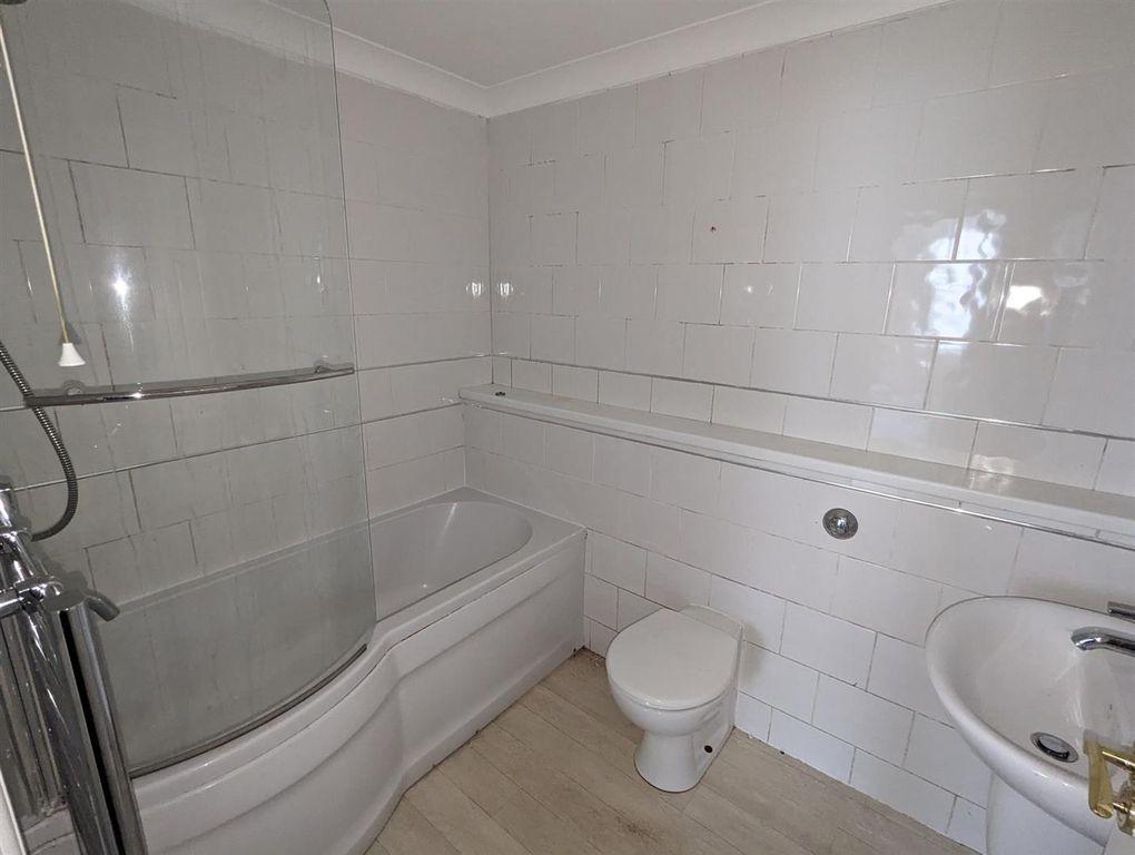 Additional image 7 of 1 bed flat to rentMarket Street, Haverfordwest SA61