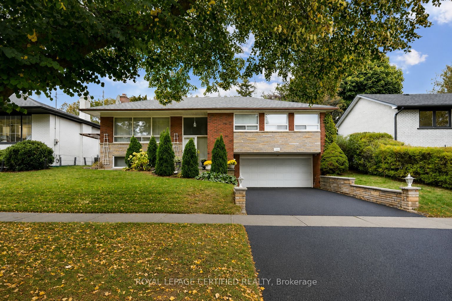 Additional image 2 of 1639 Sunnycove Drive, Mississauga, ON, L4X 1B6