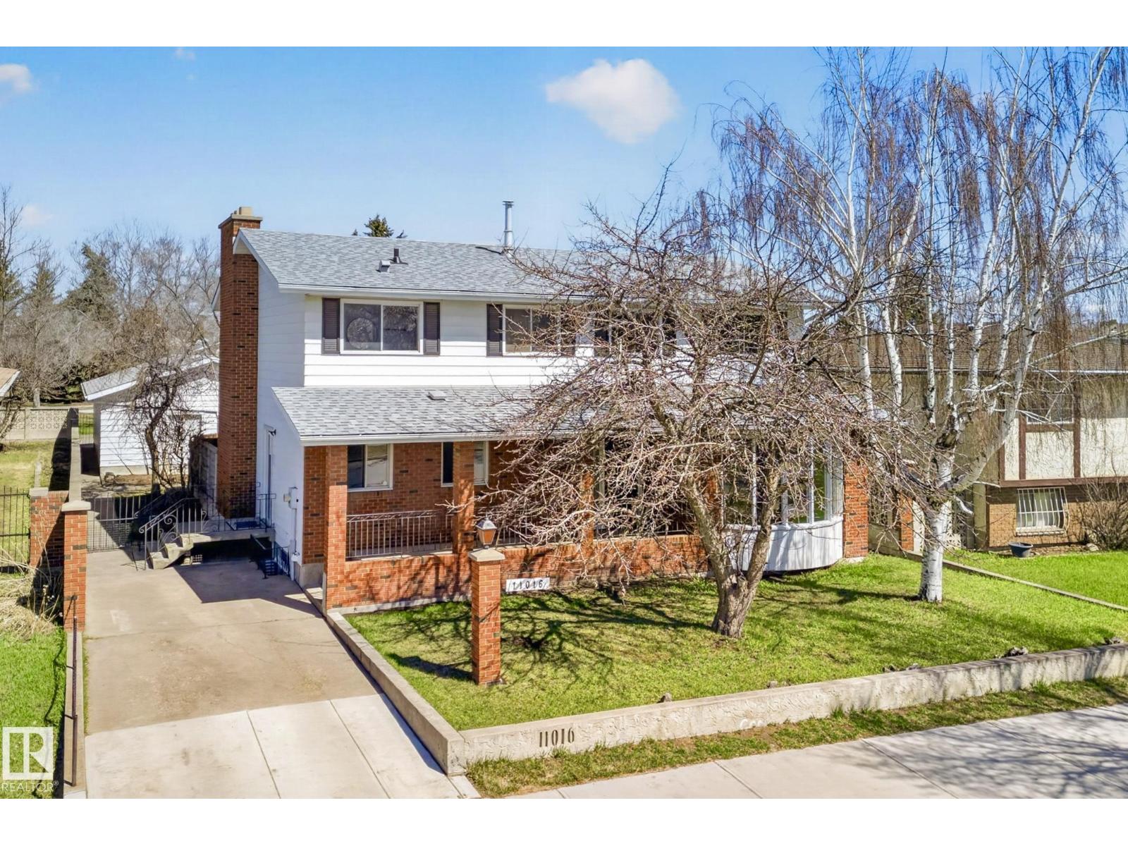 11016 171 Avenue NW, Edmonton, AB, T5X3J6