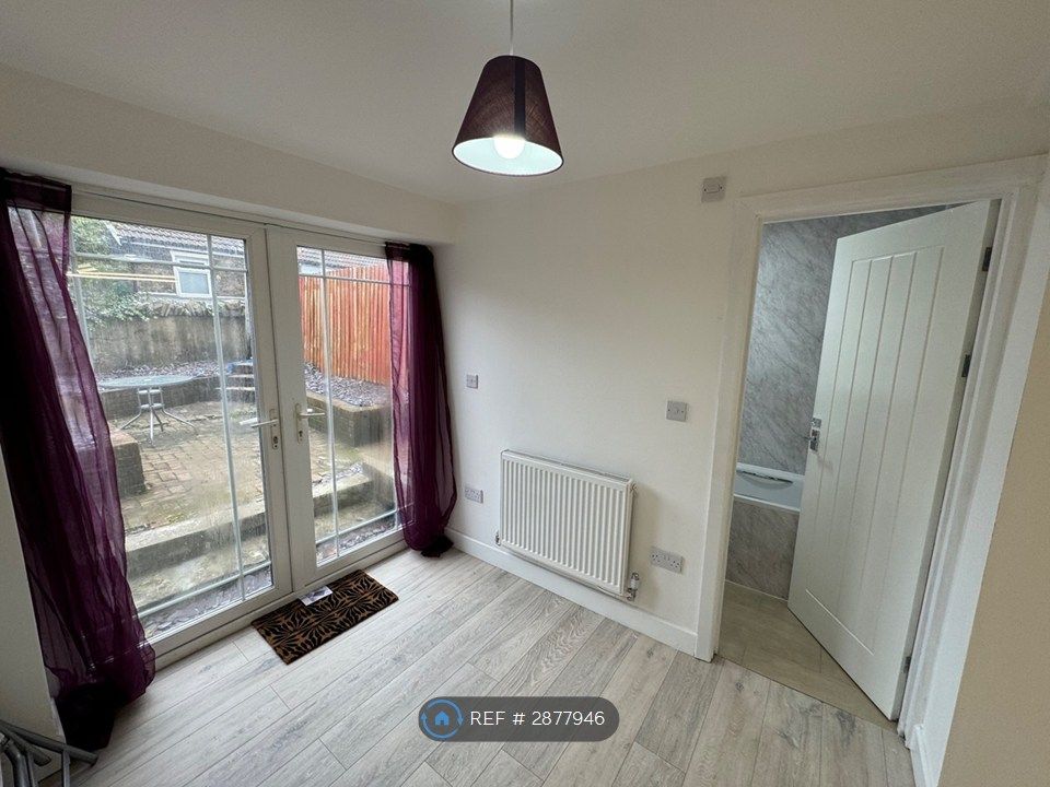 Additional image 2 of 4 bed semi-detached house to rentOld Park Terrace, Pontypridd CF37