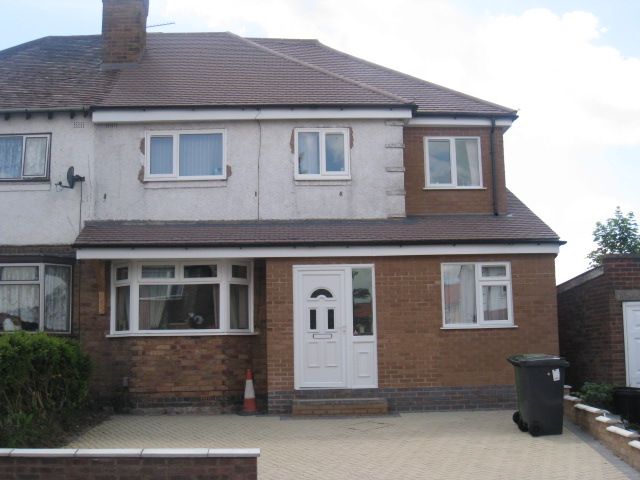 6 bed semi-detached house to rentSouthlea Avenue, Leamington Spa CV31