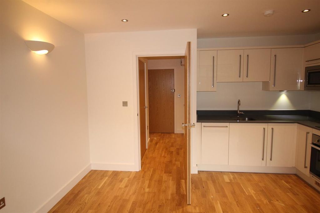 Additional image 6 of Studio to rent26 Weirview Place, Weyside Park, Godalming GU7