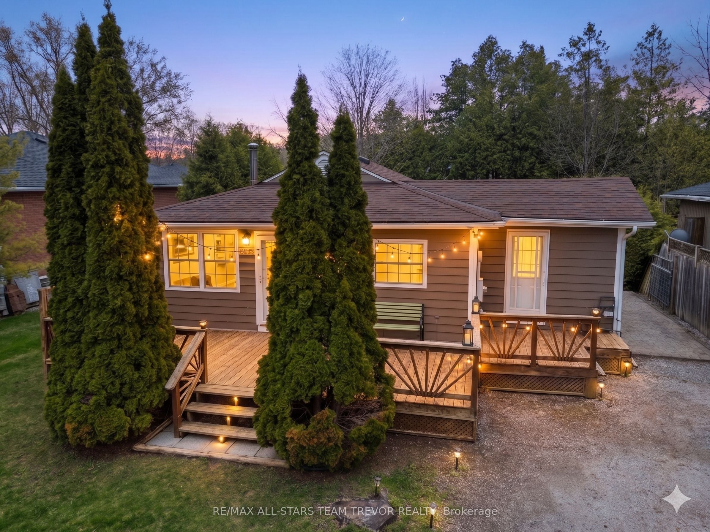 1007 Barton Avenue, Georgina, ON, L4P 3E9