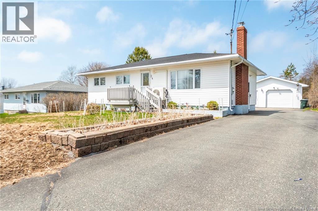24 Glengarry Drive, Saint John, NB, E2J2Y3