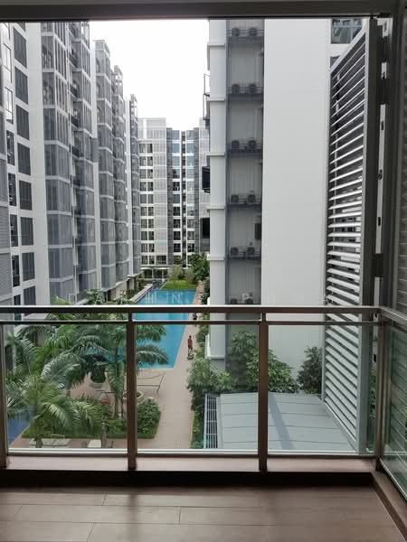 69 Punggol Central photo 2