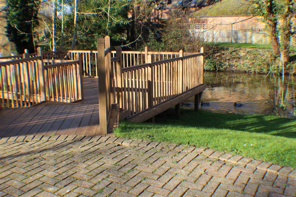 Additional image 12 of Studio to rent26 Weirview Place, Weyside Park, Godalming GU7