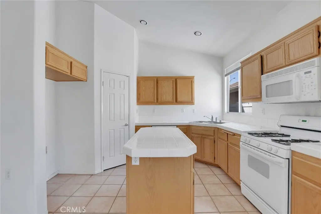 Additional image 12 of 26668 China Drive, Menifee, CA 92585