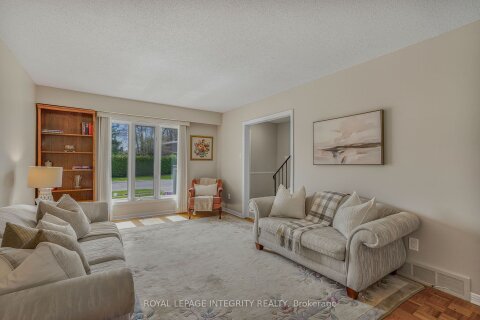 Additional image 8 of 74 Valewood Crescent, Ottawa, ON, K1B 4E8