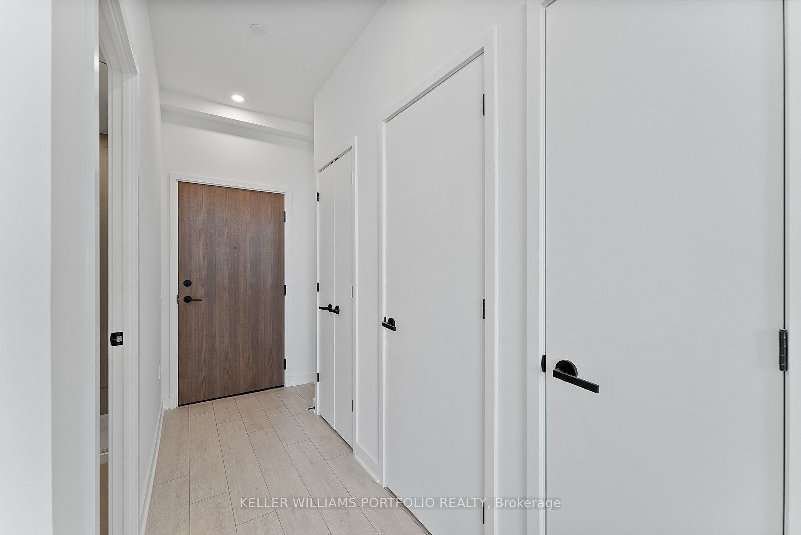 Additional image 4 of 3011-55 Charles Street E, Toronto, ON, M4Y 0J1