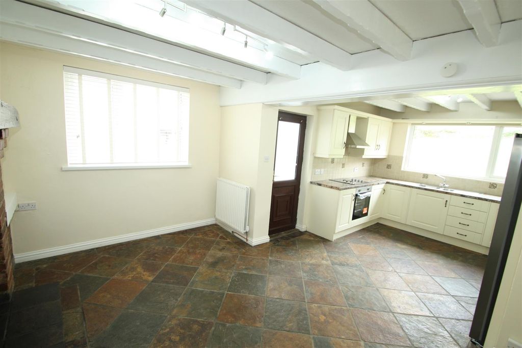 Additional image 8 of 3 bed end terrace house to rent30 Croob Park, Ballynahinch BT24
