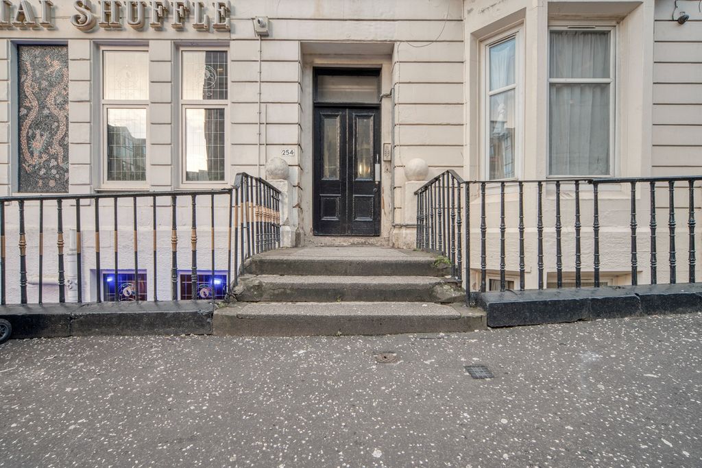 Additional image 3 of 5 bed flat to rentBath Street, Glasgow, Glasgow City G2