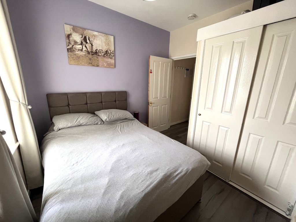 Additional image 4 of 1 bed property to rentCo-Op Lane, Pembroke Dock SA72