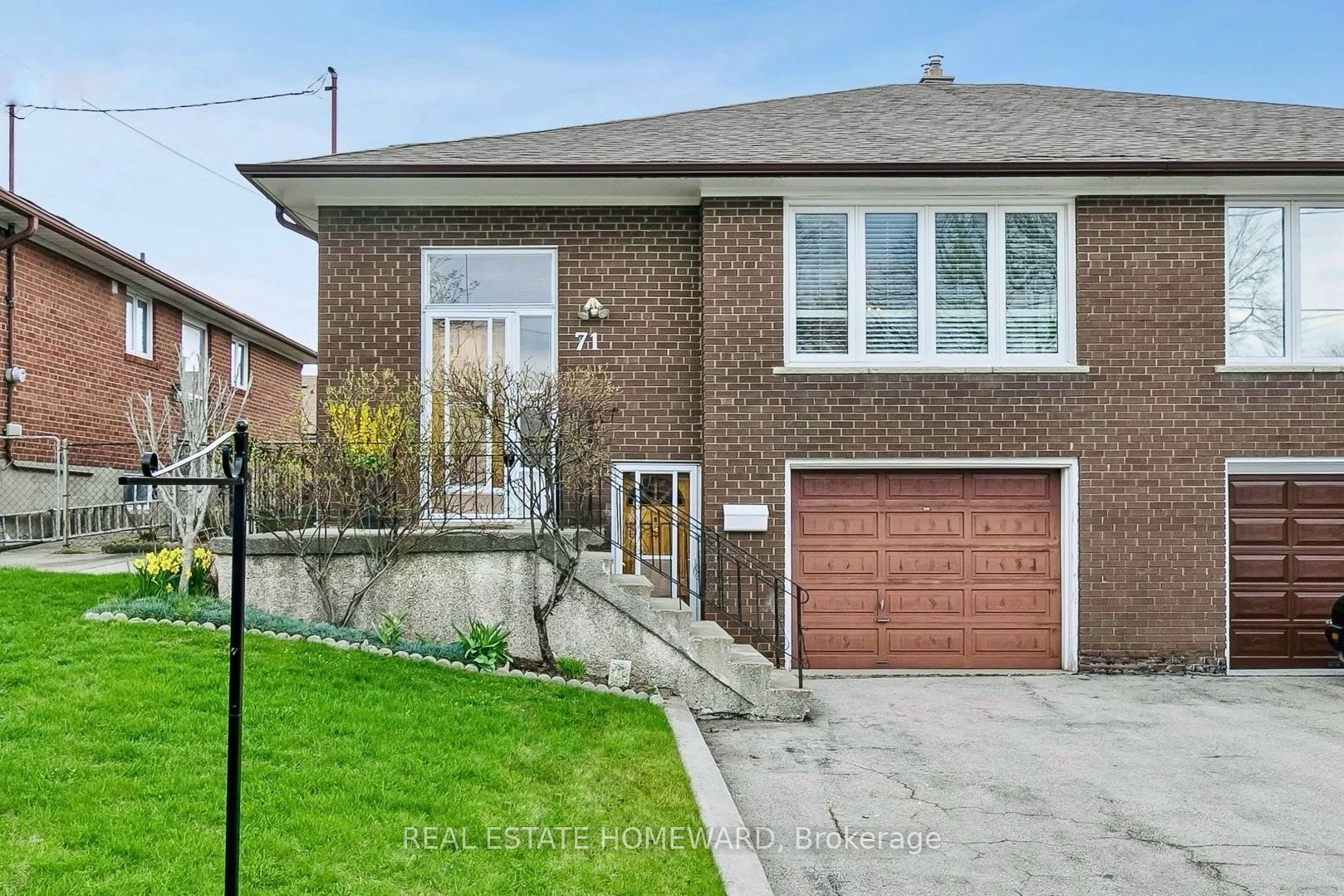 71 Thwaite Avenue, Toronto, ON, M3L 2C8