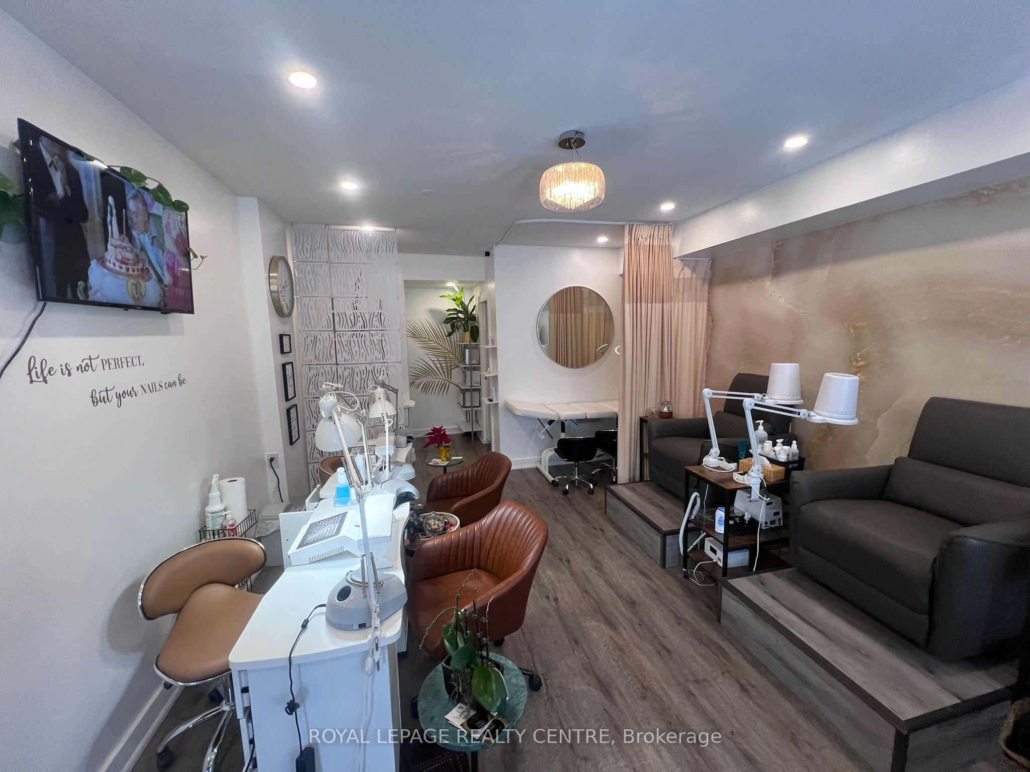 Additional image 4 of 745 Lakeshore Road E, Mississauga, ON, L5E 1C6