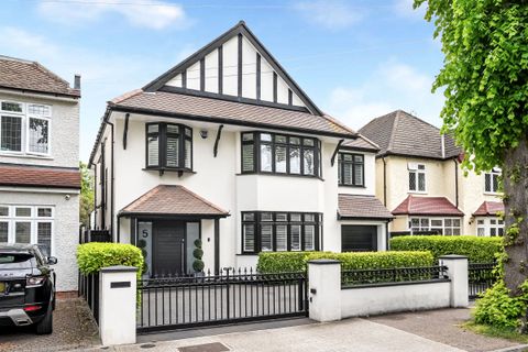 Severn Avenue, Romford RM2