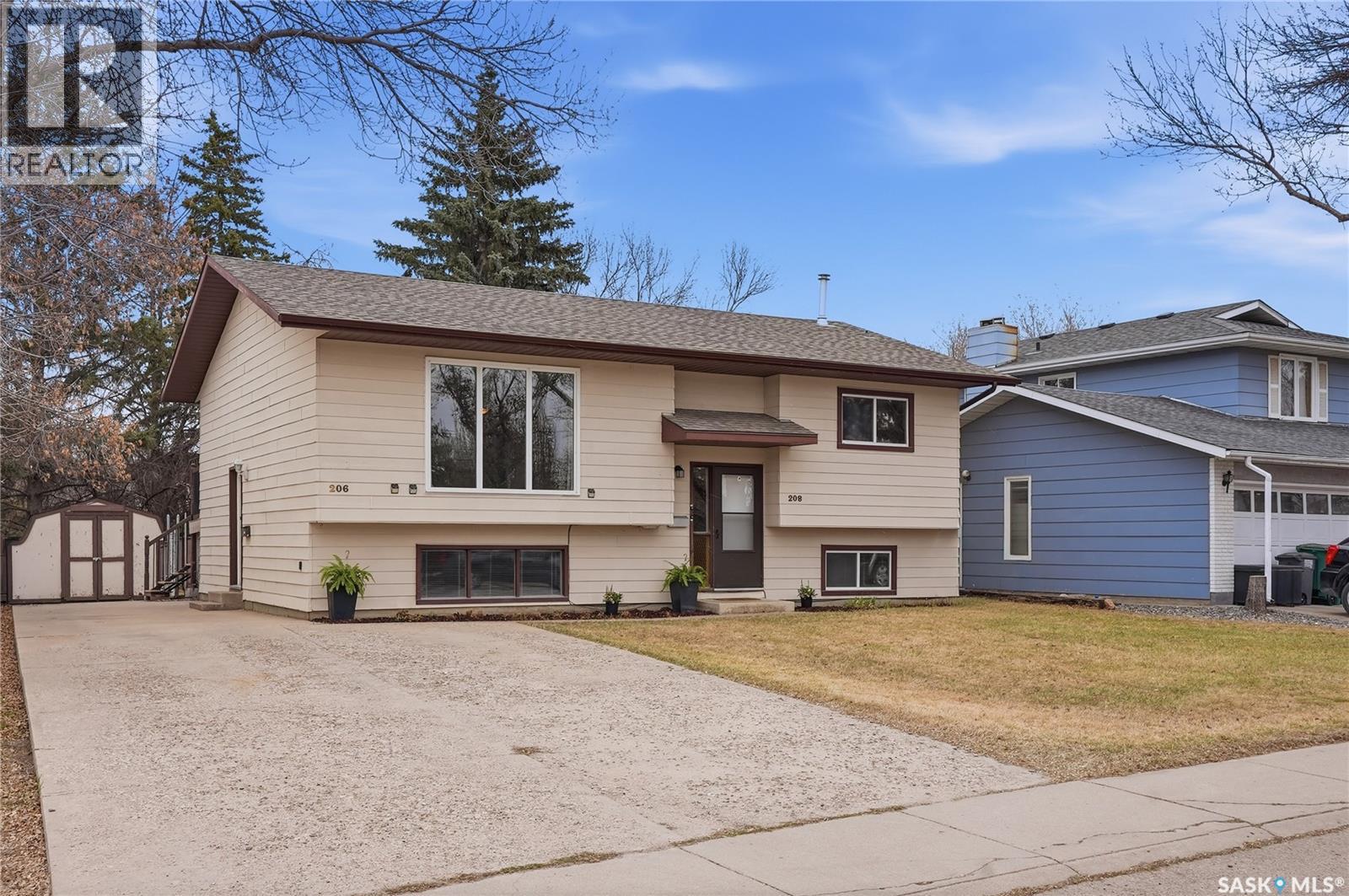 206 & 208 Coppermine Crescent, Saskatoon, SK, S7K4L7