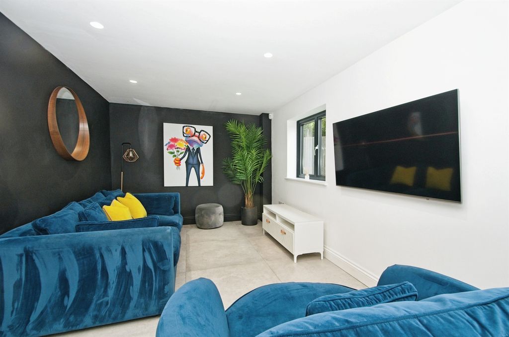 Additional image 8 of 4 bed property to rentBlacksmiths Way, Newport NP10