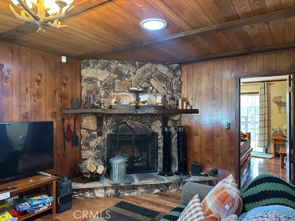 Additional image 13 of 245 Sunset Ln, Sugarloaf, CA 92386