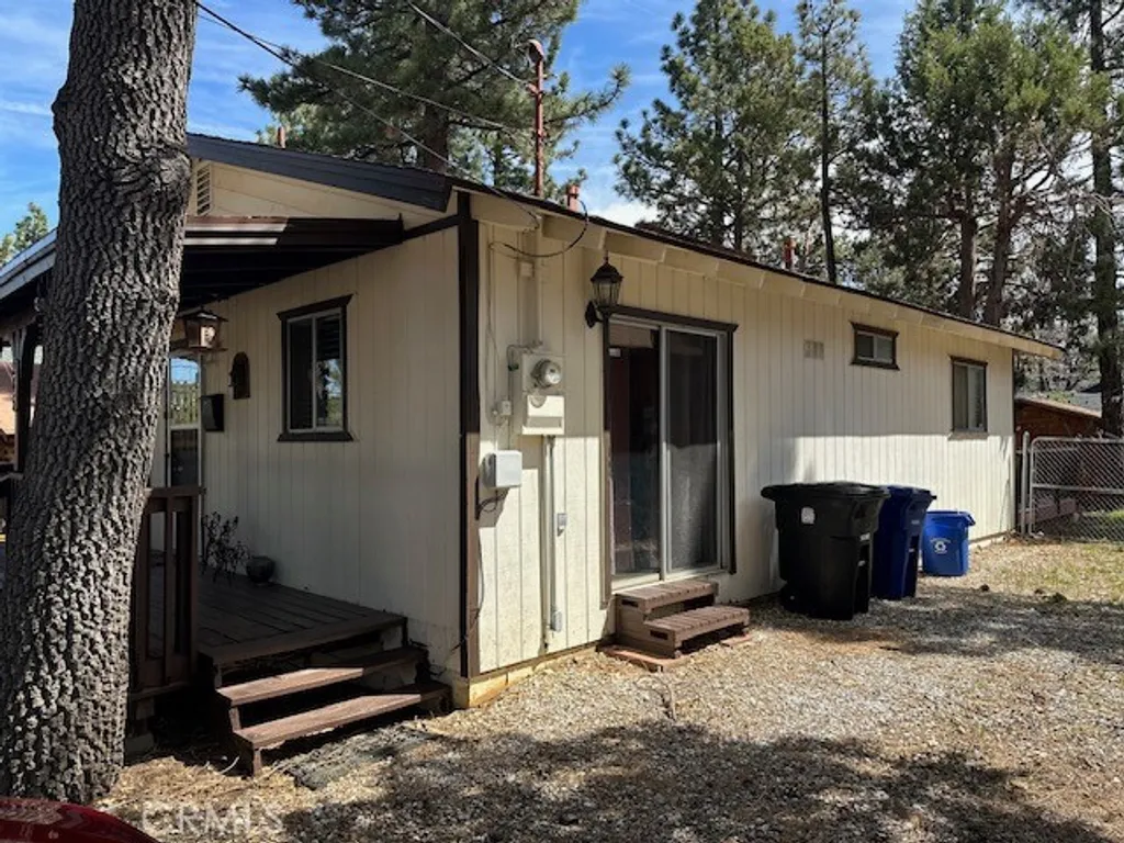 Additional image 4 of 245 Sunset Ln, Sugarloaf, CA 92386