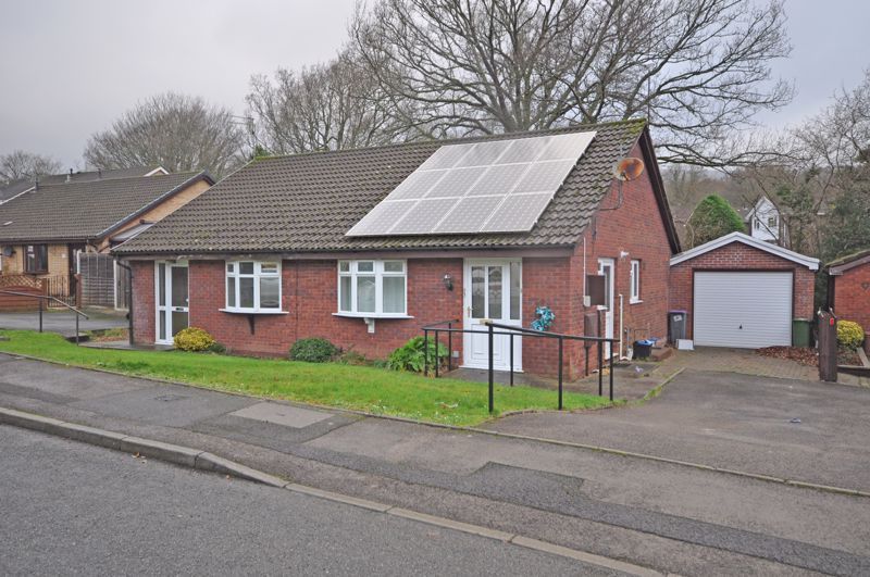 2 bed semi-detached bungalow to rentPentre Close, Cwmbran NP44