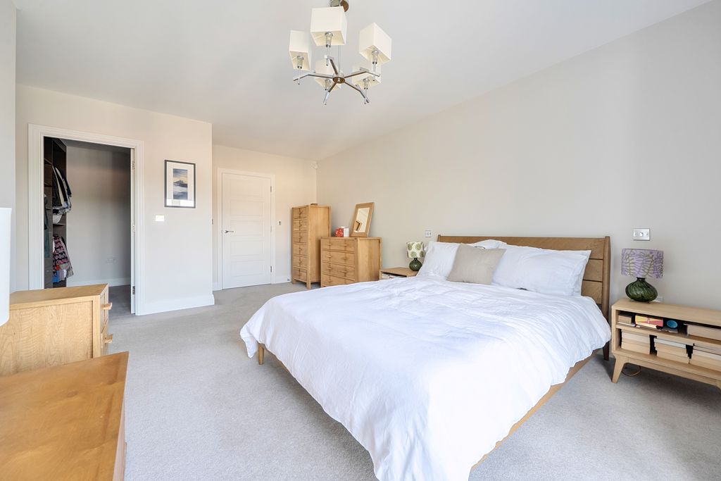 Additional image 16 of 3 bed flat for saleSouth Park Crescent, Gerrards Cross, Buckinghamshire SL9